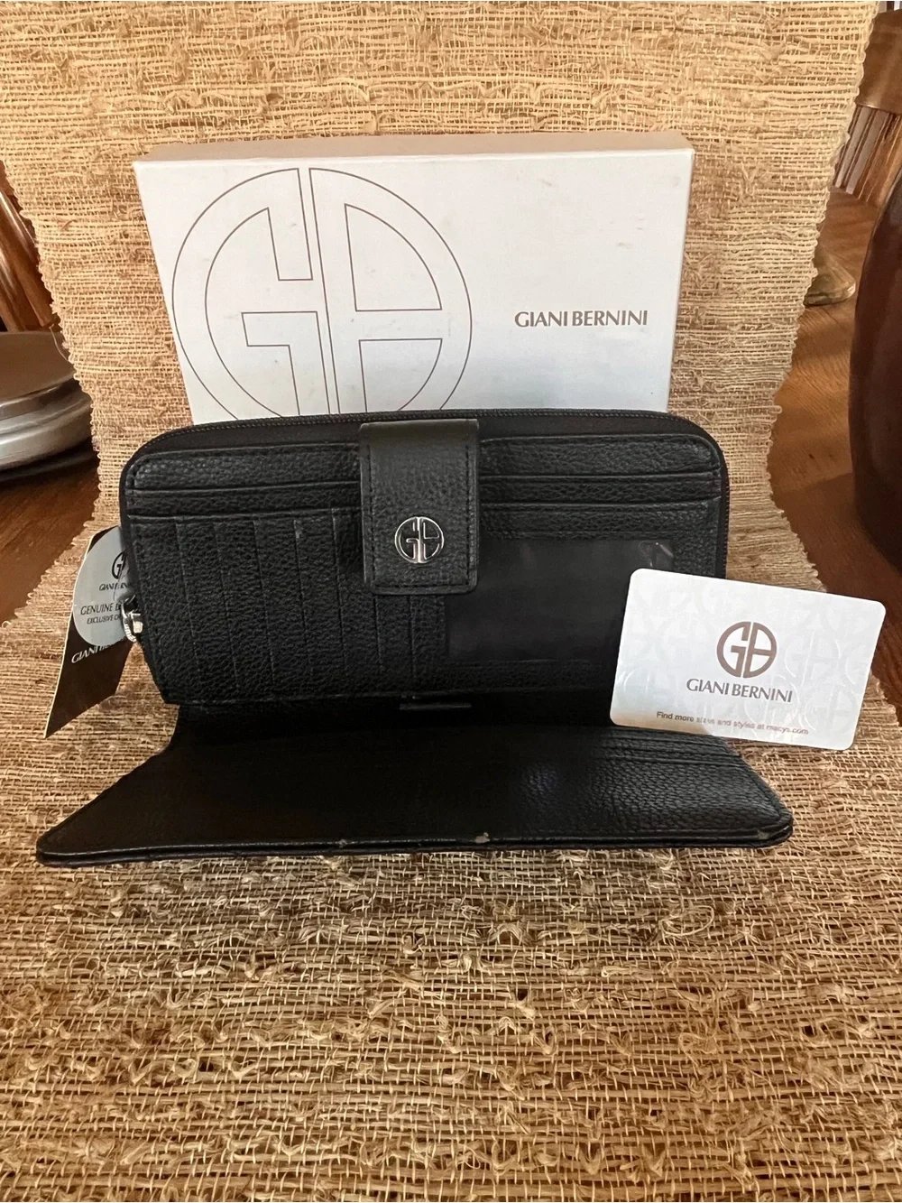 NWT Giani Bernini Black Quilted Leather Zip-Around Wallet with Turnlock
